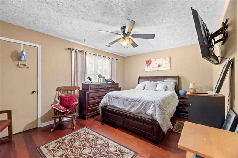 Image for property 884 FOX CHASE Lane, Riverdale, GA 30296