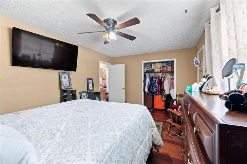 Image for property 884 FOX CHASE Lane, Riverdale, GA 30296