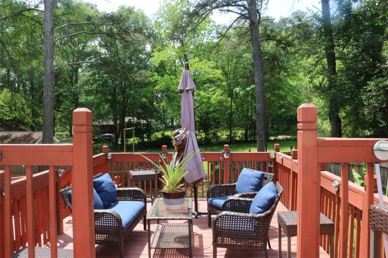 Image for property 884 FOX CHASE Lane, Riverdale, GA 30296