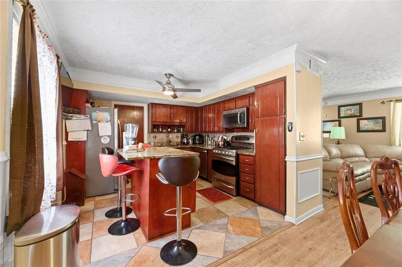 Image for property 884 FOX CHASE Lane, Riverdale, GA 30296