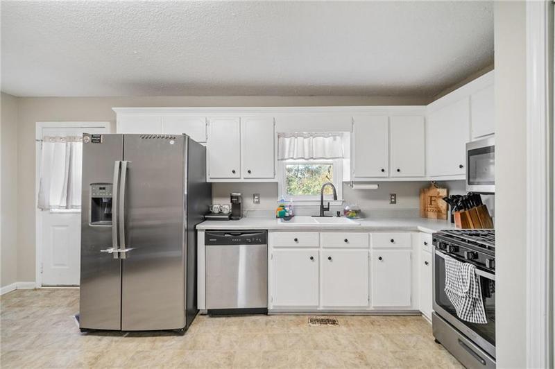 Image for property 51 Jennifer Lane, Rydal, GA 30171