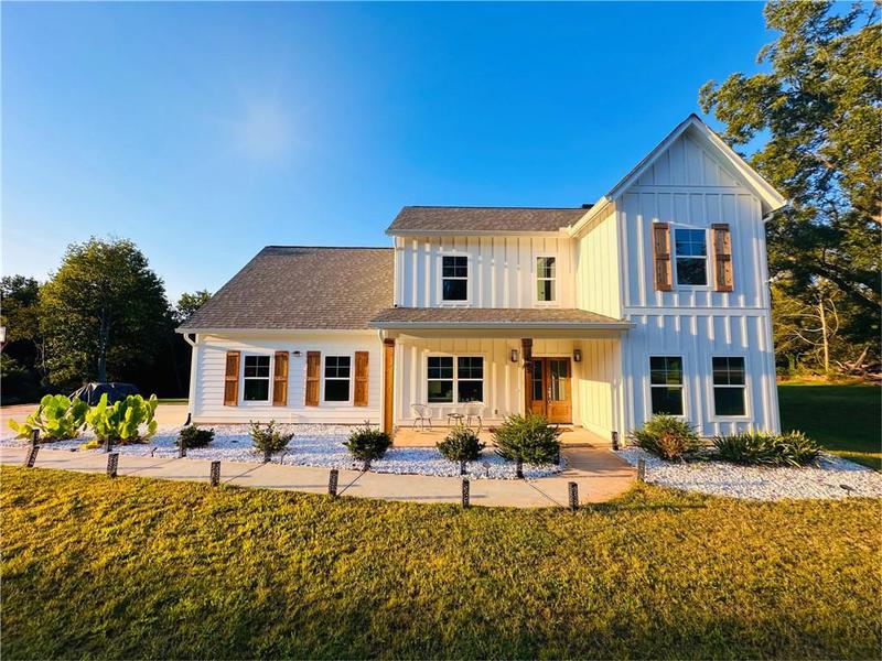 Image for property 692 White Hill School Road, Commerce, GA 30529