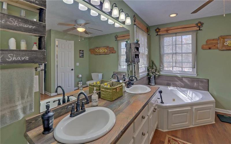 Image for property 117 Wesley Lee Road, Dahlonega, GA 30533