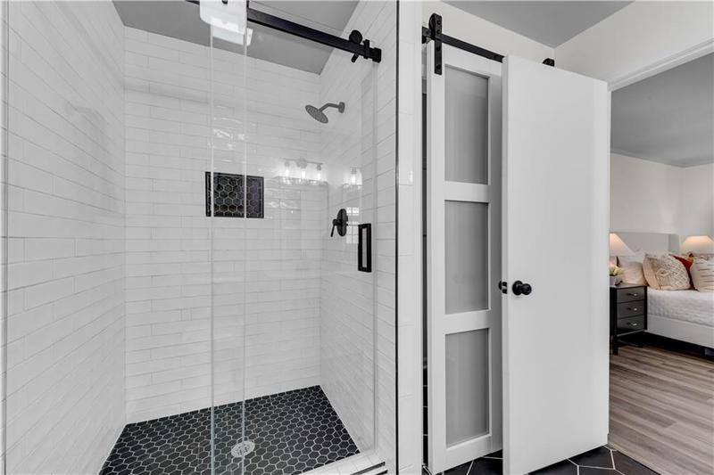 Image for property 2550 Laurel Ridge Drive, Decatur, GA 30033
