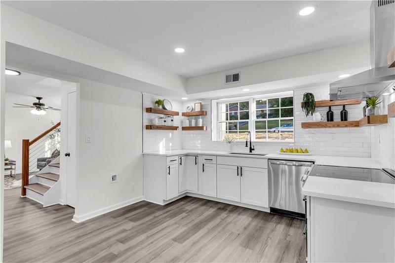 Image for property 2550 Laurel Ridge Drive, Decatur, GA 30033