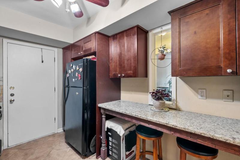 Image for property 6851 Roswell Road B15, Sandy Springs, GA 30328