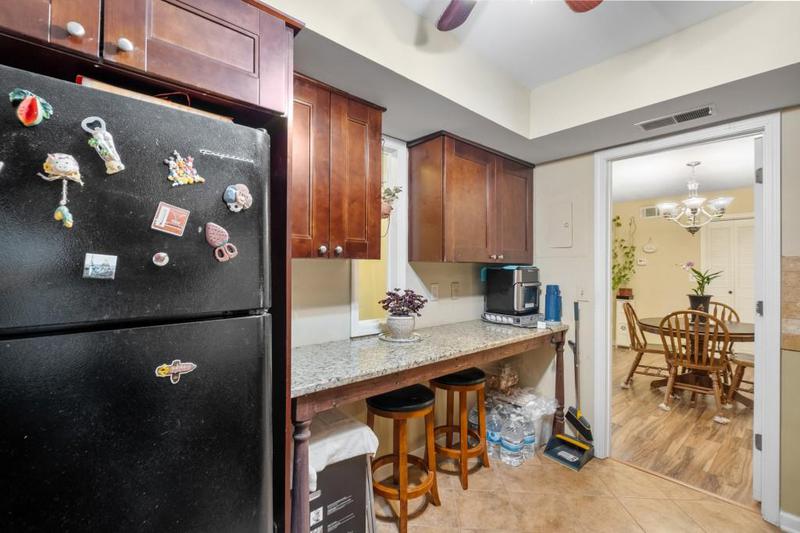 Image for property 6851 Roswell Road B15, Sandy Springs, GA 30328