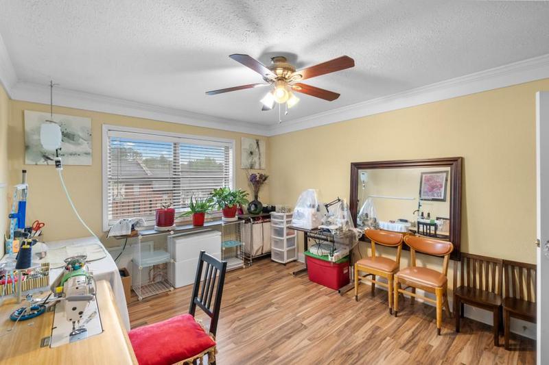 Image for property 6851 Roswell Road B15, Sandy Springs, GA 30328