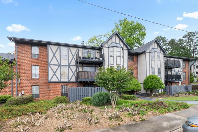 Image for property 6851 Roswell Road B15, Sandy Springs, GA 30328