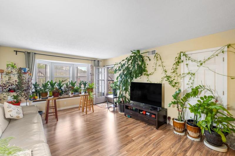 Image for property 6851 Roswell Road B15, Sandy Springs, GA 30328
