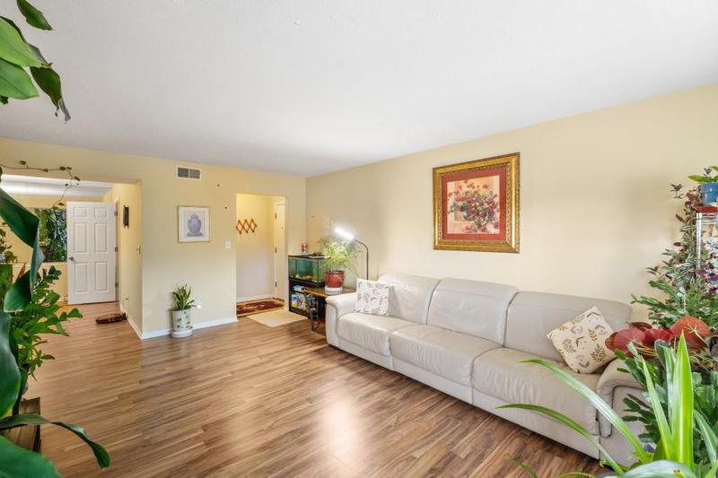 Image for property 6851 Roswell Road B15, Sandy Springs, GA 30328