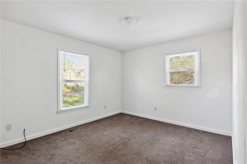 Image for property 65 Hickory Circle, Carrollton, GA 30116