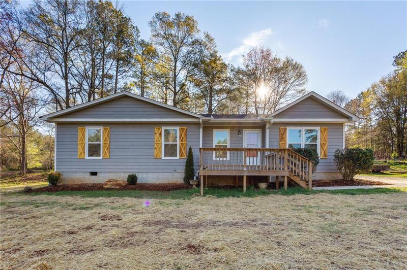 Image for property 65 Hickory Circle, Carrollton, GA 30116