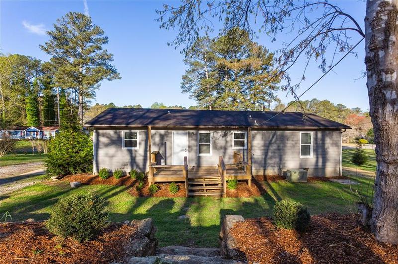 Image for property 65 Hickory Circle, Carrollton, GA 30116