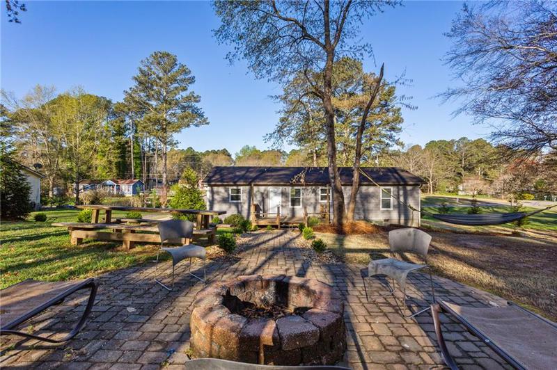 Image for property 65 Hickory Circle, Carrollton, GA 30116