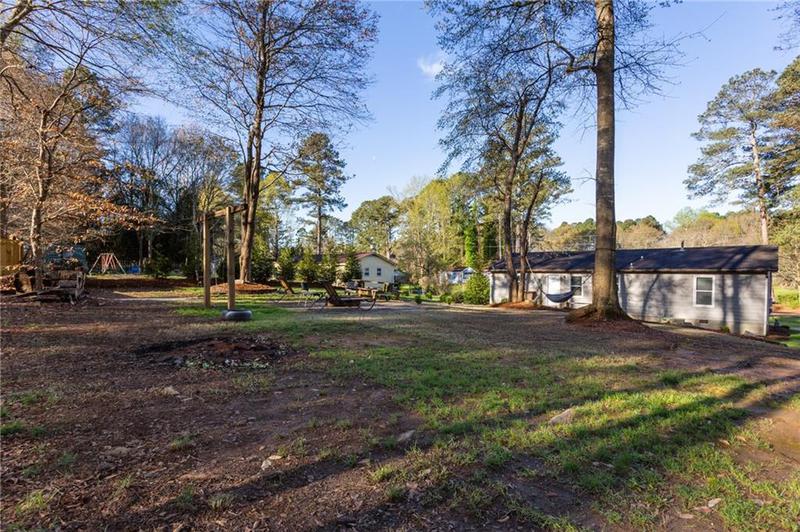 Image for property 65 Hickory Circle, Carrollton, GA 30116