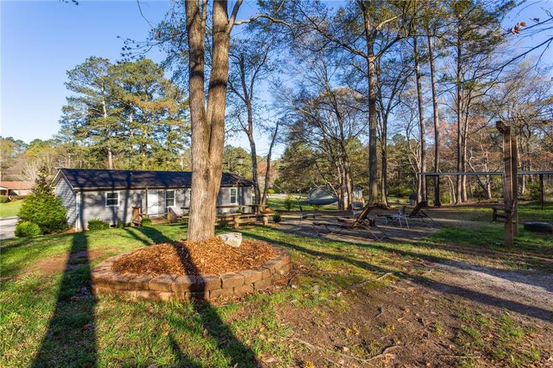 Image for property 65 Hickory Circle, Carrollton, GA 30116
