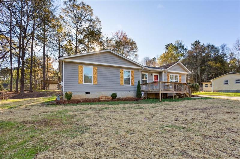Image for property 65 Hickory Circle, Carrollton, GA 30116