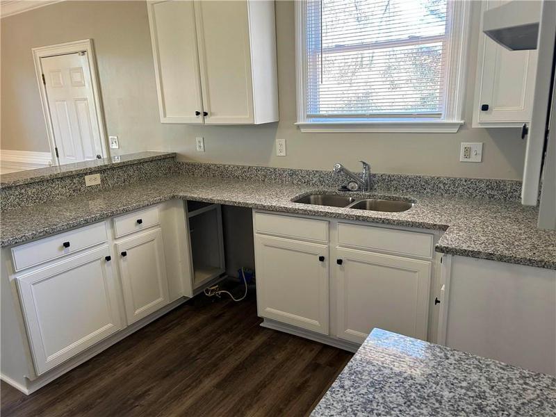 Image for property 941 Capitol View Avenue, Atlanta, GA 30318