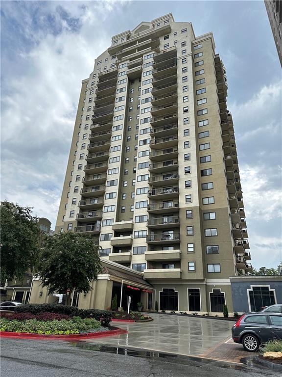 Image for property 795 Hammond Dr, Sandy Springs, GA 30328
