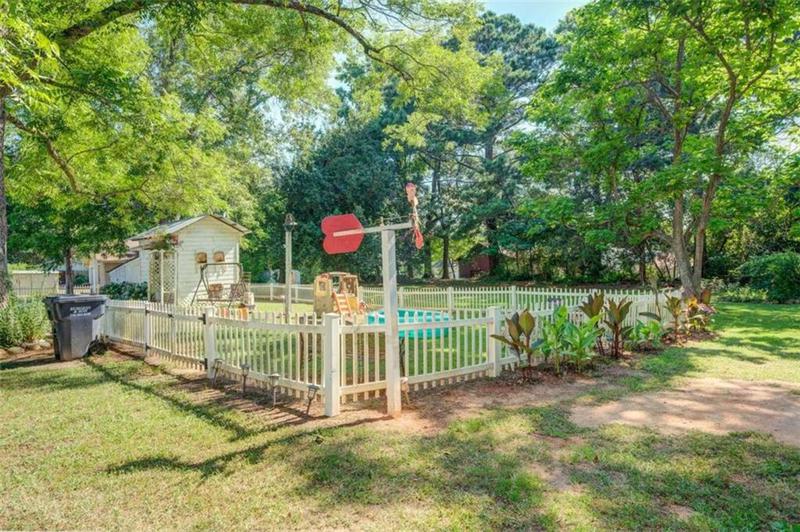 Image for property 10661 Flat Shoals Road, Covington, GA 30016
