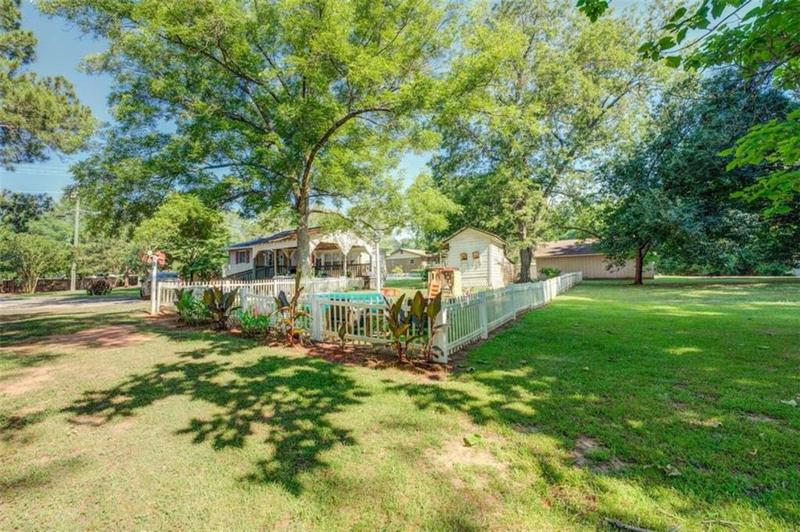 Image for property 10661 Flat Shoals Road, Covington, GA 30016