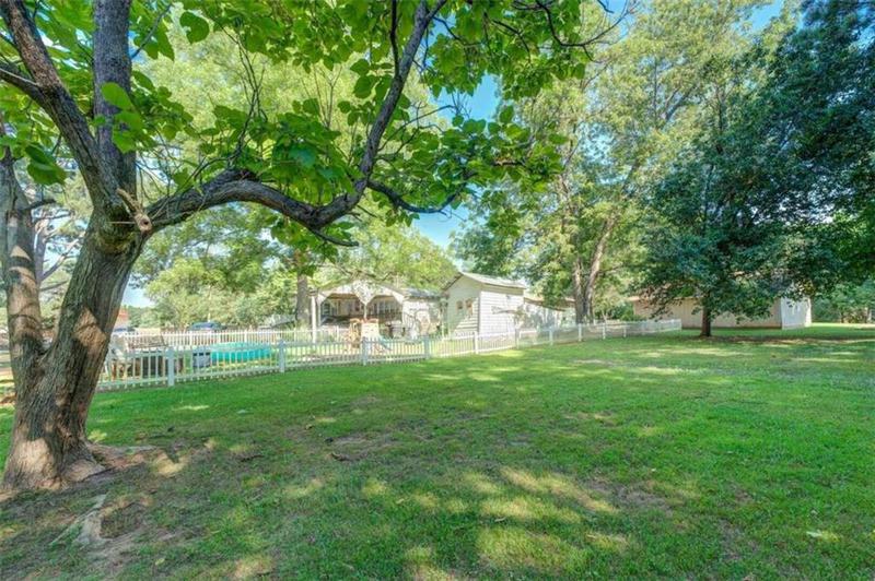 Image for property 10661 Flat Shoals Road, Covington, GA 30016
