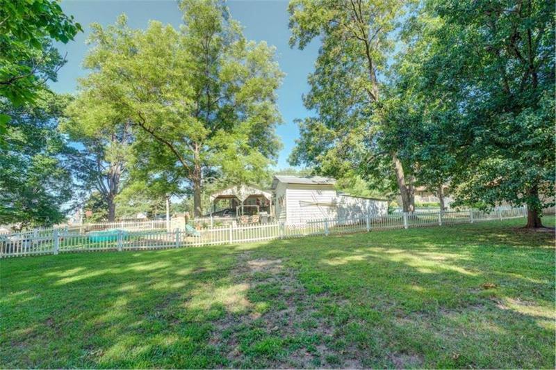 Image for property 10661 Flat Shoals Road, Covington, GA 30016