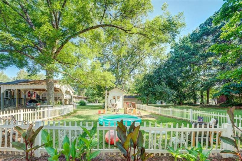Image for property 10661 Flat Shoals Road, Covington, GA 30016