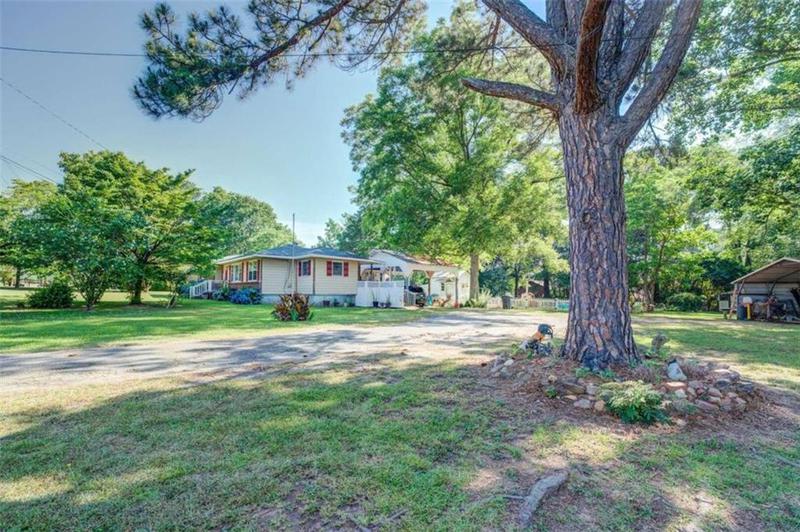 Image for property 10661 Flat Shoals Road, Covington, GA 30016