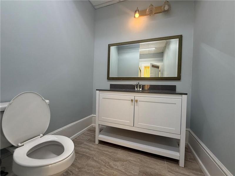 Image for property 128 Lamar St, Macon, GA 31204