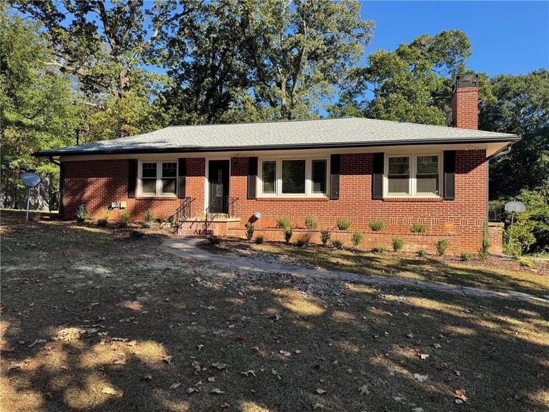 Image for property 835 Lynn Circle, Atlanta, GA 30311
