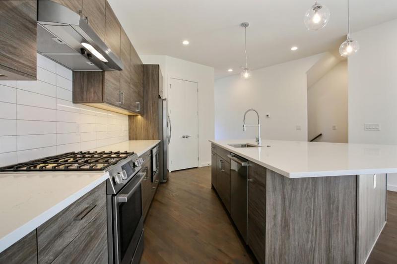 Image for property 2194 Bristol Cove 13, Chamblee, GA 30341