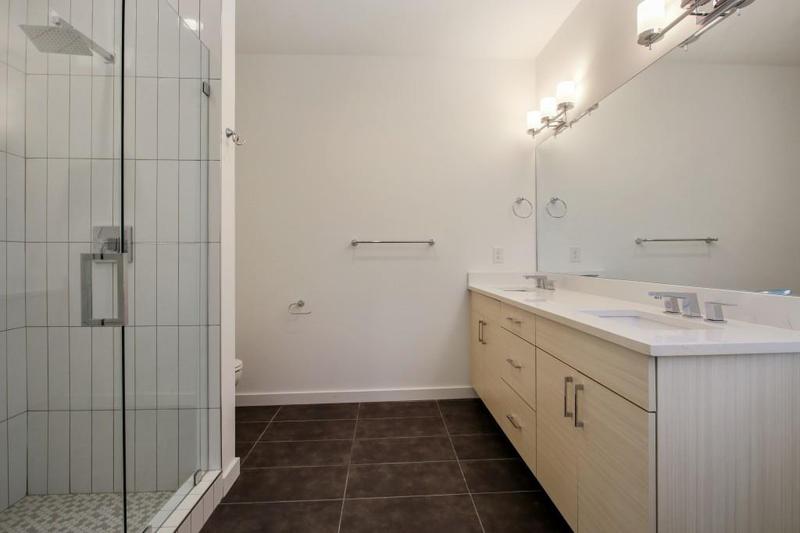 Image for property 2194 Bristol Cove 13, Chamblee, GA 30341