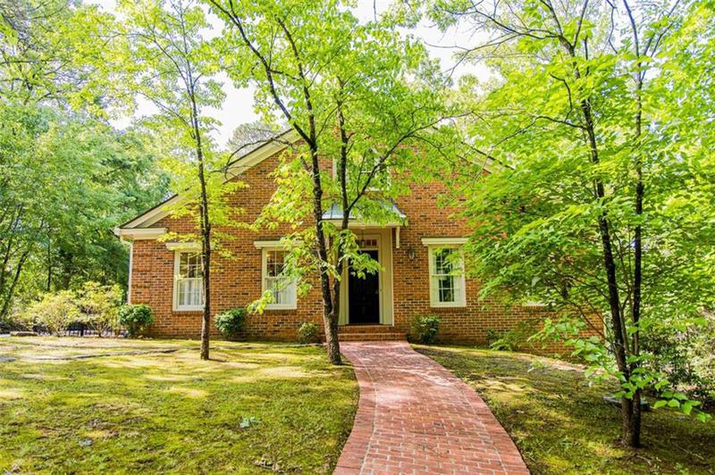 Image for property 15 Westover Drive, Rome, GA 30165