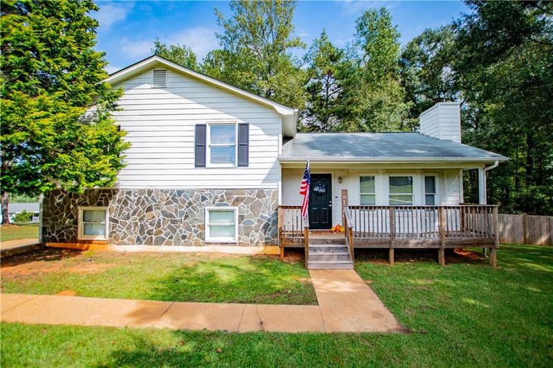 Image for property 40 Red Holly Gap, Carrollton, GA 30117