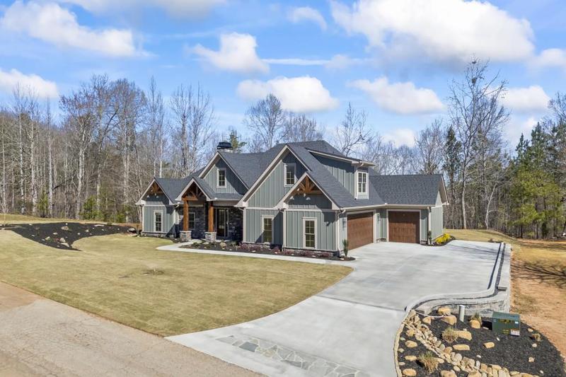 Image for property 410 Edgewater Trail, Toccoa, GA 30577