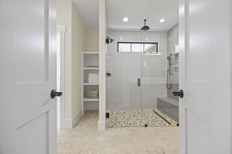 Image for property 410 Edgewater Trail, Toccoa, GA 30577