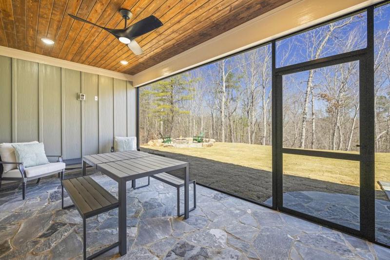 Image for property 410 Edgewater Trail, Toccoa, GA 30577