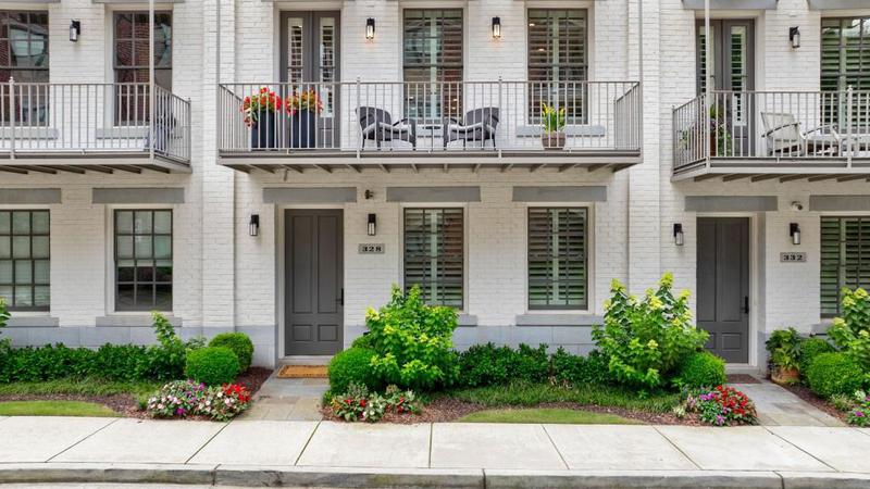 Image for property 328 Stonemont Drive, Atlanta, GA 30305