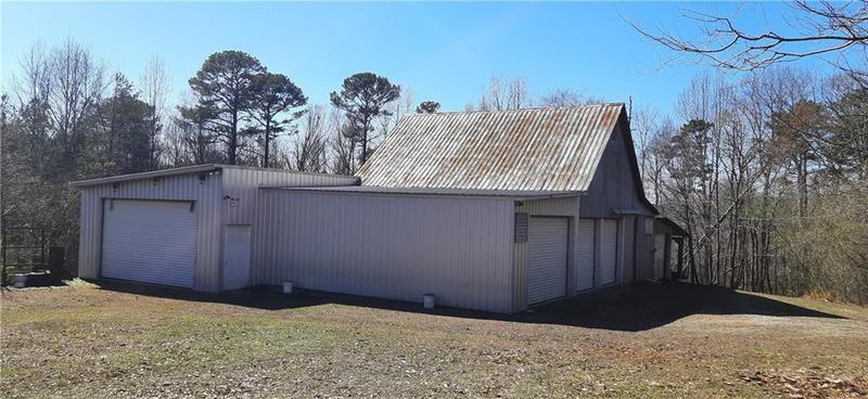 Image for property 11953 Henderson Mountain Road, Fairmount, GA 30139