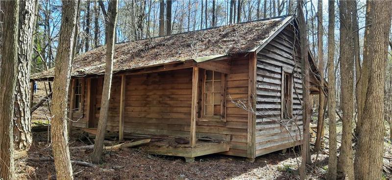 Image for property 11953 Henderson Mountain Road, Fairmount, GA 30139