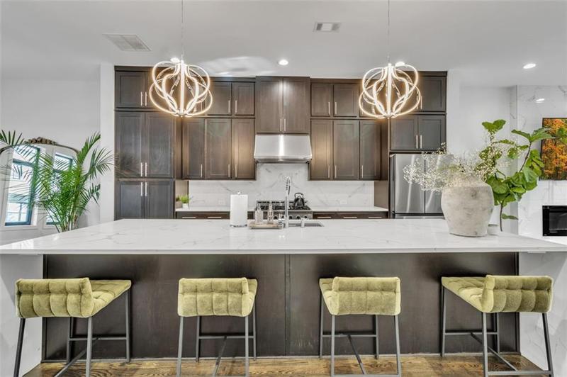 Image for property 1107 BRIAR COVE Circle, Atlanta, GA 30329