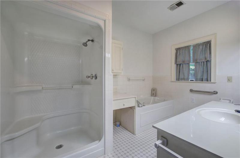 Image for property 45 Latimer Lane, Cartersville, GA 30121