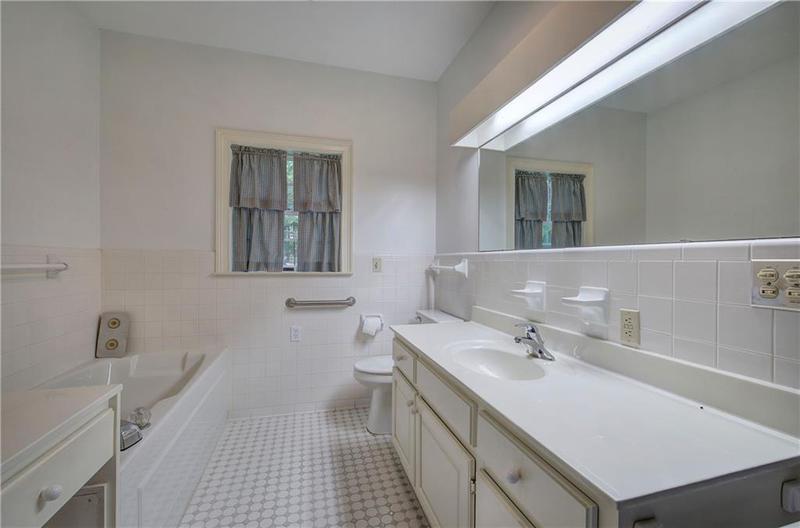 Image for property 45 Latimer Lane, Cartersville, GA 30121