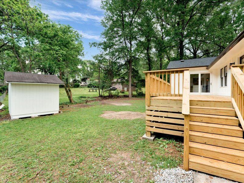 Image for property 5840 CRABAPPLE Drive, Mableton, GA 30126