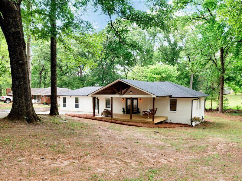 Image for property 5840 CRABAPPLE Drive, Mableton, GA 30126