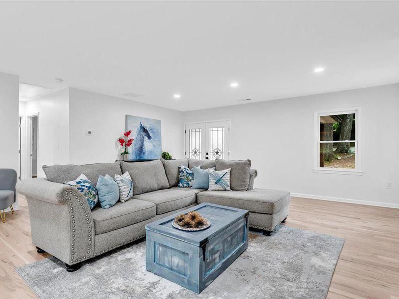 Image for property 5840 CRABAPPLE Drive, Mableton, GA 30126