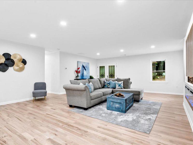 Image for property 5840 CRABAPPLE Drive, Mableton, GA 30126