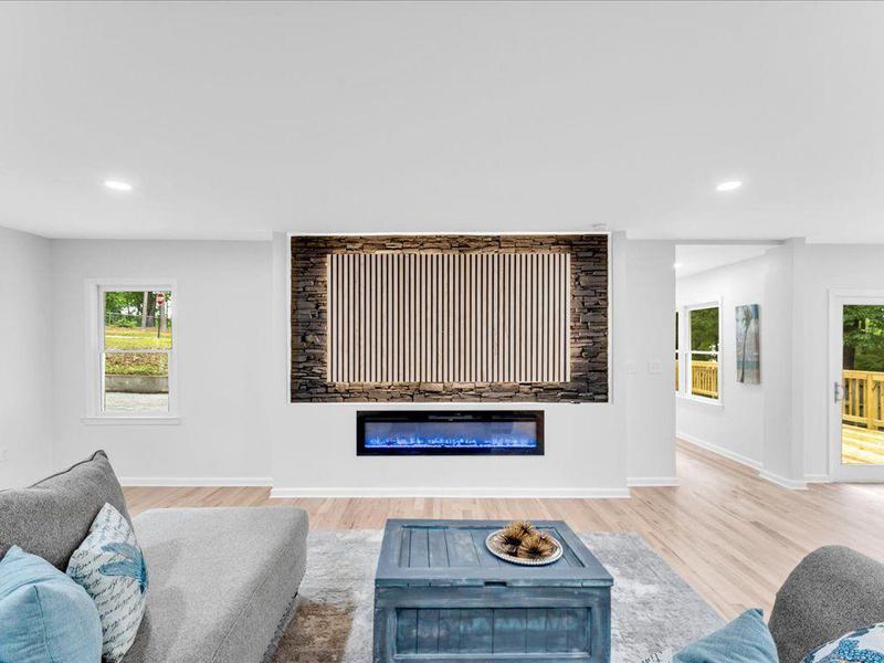 Image for property 5840 CRABAPPLE Drive, Mableton, GA 30126